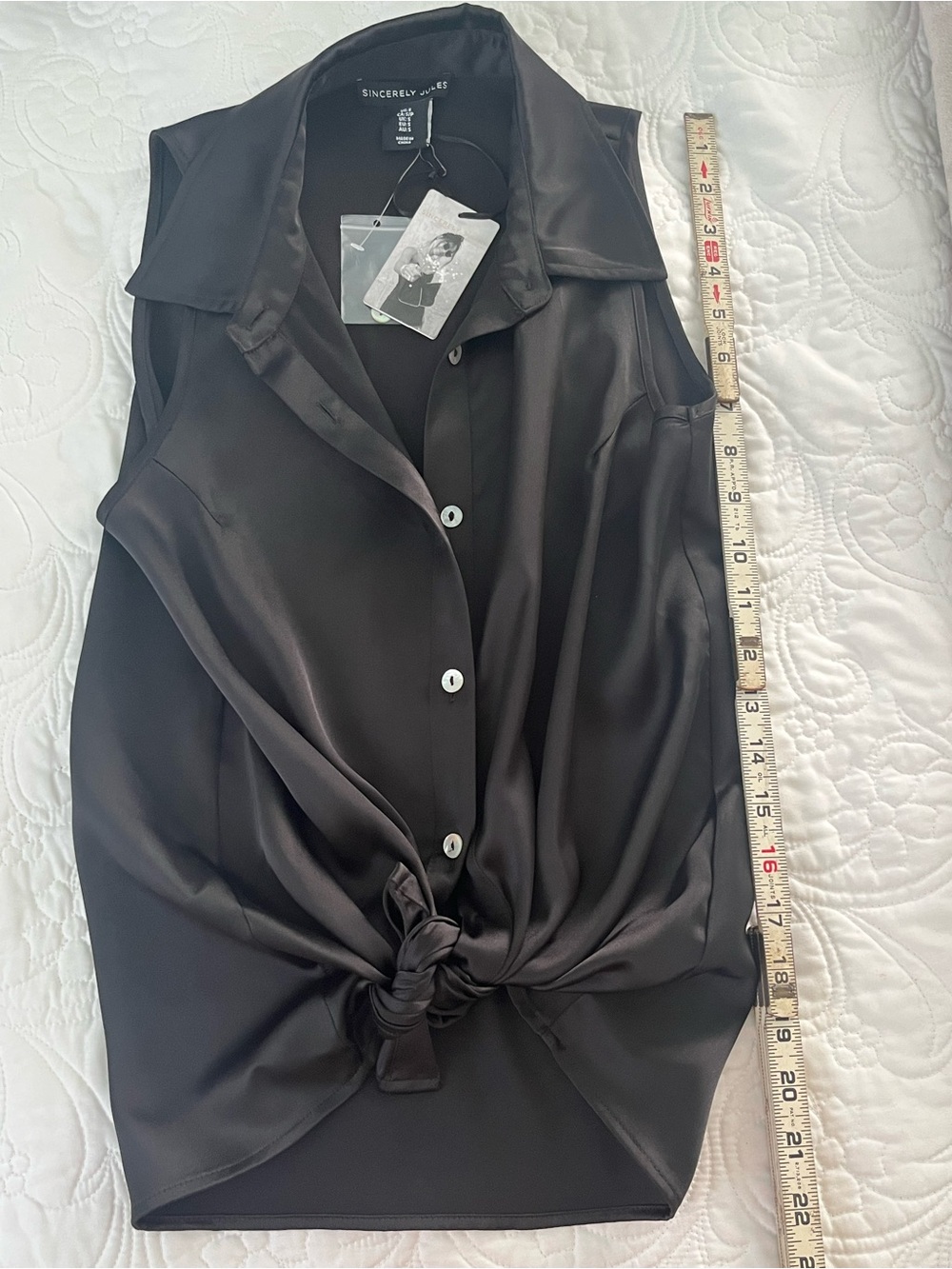 Sincerly Jules Black Sleeveless Satin Tie-Front Blouse Size Small